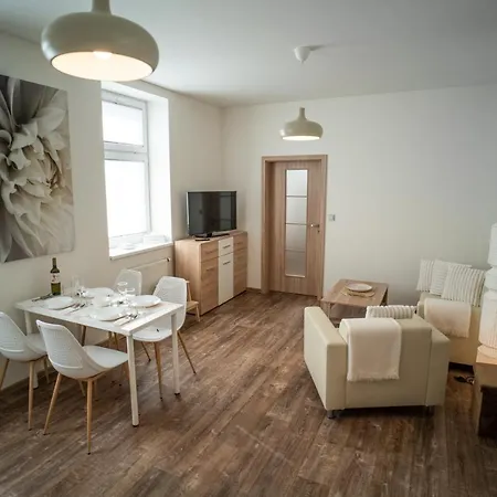 Apartmanovy Dum Sklipek Trutnov Exterior photo