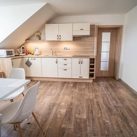 Apartmanovy Dum Sklipek Trutnov Exterior photo