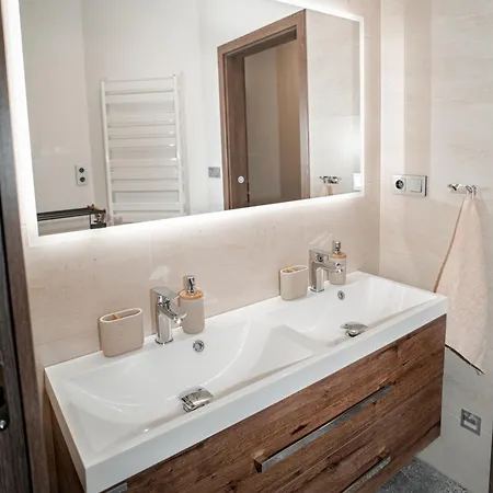 Apartmanovy Dum Sklipek Trutnov Exterior photo